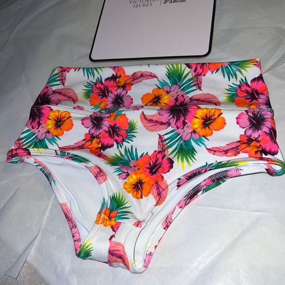 (M) PINK Victoria's Secret SWIM HIGH WAIST SHORTIE - Picture 2 of 10
